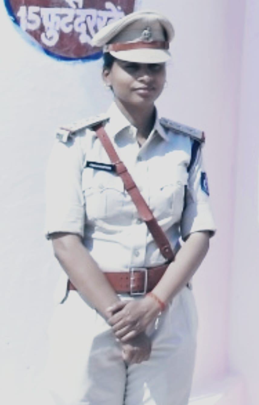 सतना जेल में पदस्थापना के दौरान फिरोजा खातून वारंट इंचार्ज का काम संभाल रही थीं।