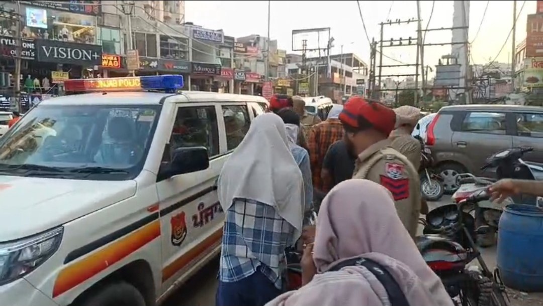 Police Raid Spa Center in Zirakpur, Four Girls Rescued