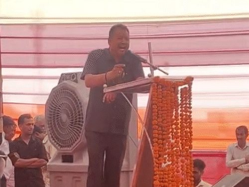 फोटो कार्यक्रम का है। जहां सीडीईओ ने पश्चिम बंगाल के चुनाव परिणामों को लेकर भाषण दिया था।
