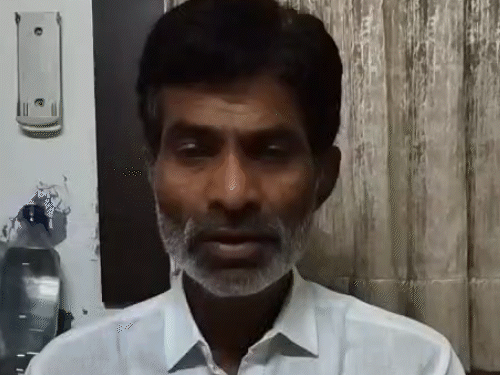 इंडियन सेलिंग वेसल्स एसोसिएशन के जनरल सेक्रेटरी आदम भाई ने भास्कर को हादसे की जानकारी दी।