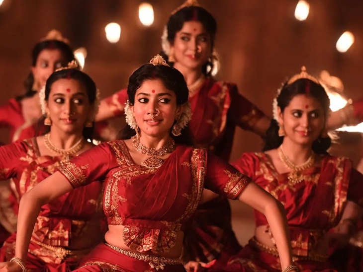The song Pranavalaya is the only song from the 2021 film in which Sai Pallavi did makeup.