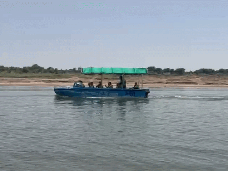 जांच टीम ने लोकल, यूपी और राजस्थान के अधिकारियों के साथ निरीक्षण किया।