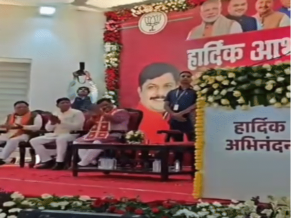 राज्य खाद्य आपूर्ति निगम के नवनियुक्त अध्यक्ष केपी यादव आभार जताने सीएम हाउस पहुंचे थे।