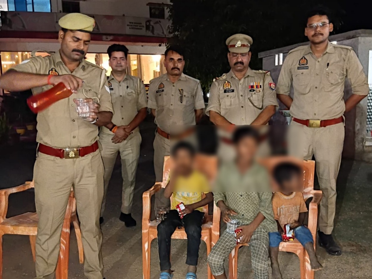 Sonbhadra Child Helpline Receives Orphaned Kids | Chopan Police Find 3 ...