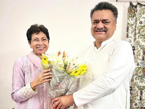 विधायक चंद्रमोहन कुमारी सैलजा के साथ कई मौकों पर नजर आ चुके हैं। (फाइल फोटो)