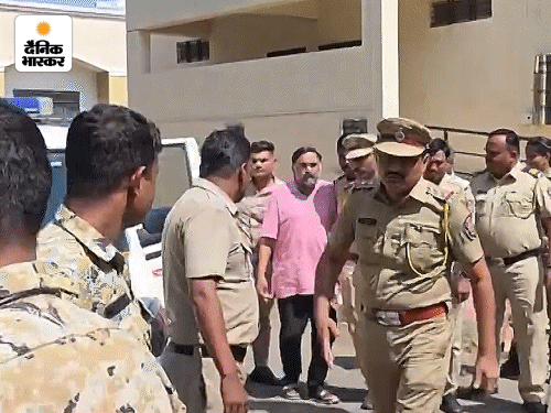 शिरडी पुलिस ने 4 मई को धोखाधड़ी के एक मामले में स्वयंभू धर्मगुरु अशोक खरात उर्फ कैप्टन बाबा को हिरासत में ले लिया था। इसी मामले में उसकी पेशी हुई।