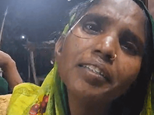 गौतम कुमार की पत्नी मंजीता ने रोते हुए बताया, “मैं तो घर में लगन की तैयारी में व्यस्त थीं। पति फल लेने गए थे, तभी हादसे की खबर आ गई।"