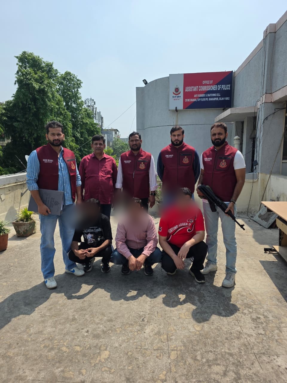 Crime branch team with the accused.