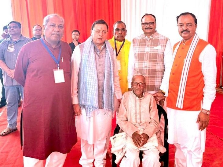 उत्तराखंड के मुख्यमंत्री पुष्कर सिंह धामी, यूपी के डिप्टी सीएम ब्रजेश पाठक और केशव प्रसाद मौर्य, यूपी के कैबिनेट मंत्री डॉ. संजय निषाद और ओम प्रकाश राजभर ने माखनलाल सरकार से मुलाकात की।