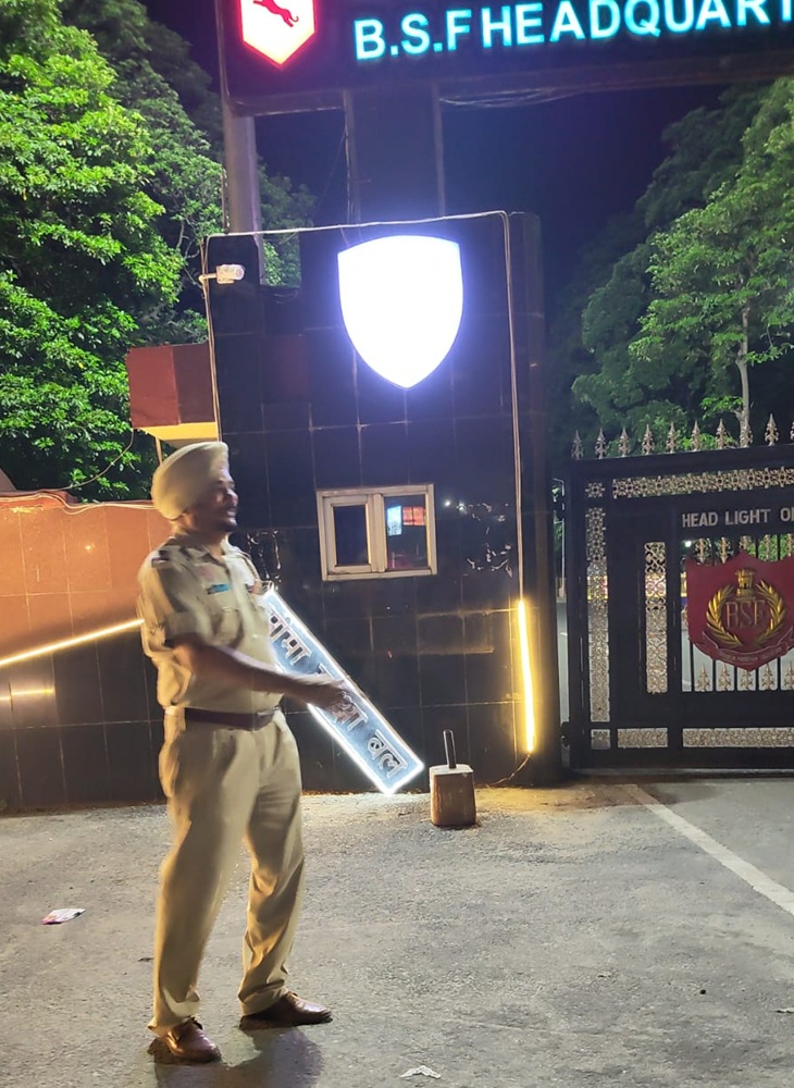 पुलिस ने बस स्टैंड और रास्ते में लगे सीसीटीवी कैमरों की फुटेज चेक की।