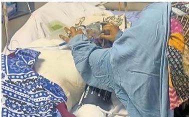 युवती ने थाने के बाहर खुद को आग लगा ली थी, जिसके चलते उसकी आज मौत हो गई।