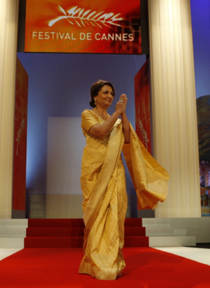 2009 में बतौर ज्यूरी कांस पहुंचीं शर्मिला टैगोर।