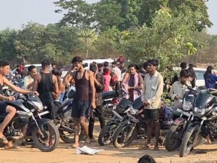 23 लोगों पर चालानी कार्रवाई की और उनकी बाइक भी जब्त कर ली गई है