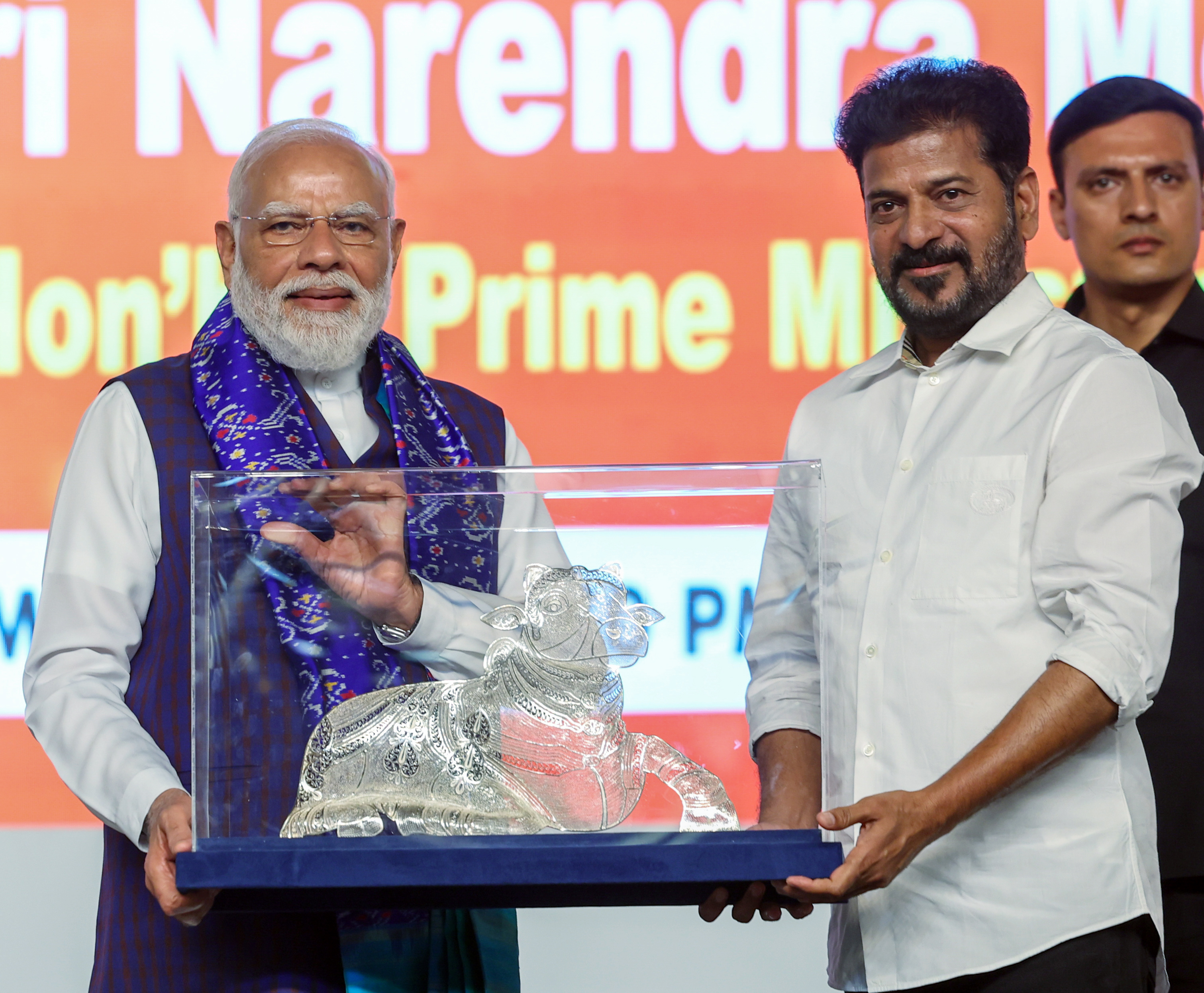 रेवंत रेड्डी ने कार्यक्रम में पीएम मोदी को मोमेंटम भी दिया।