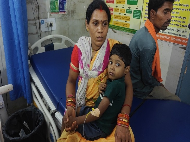 3 और बच्चों की भी तबियत बिगड़ी है उनका इलाज किया जा रहा है।