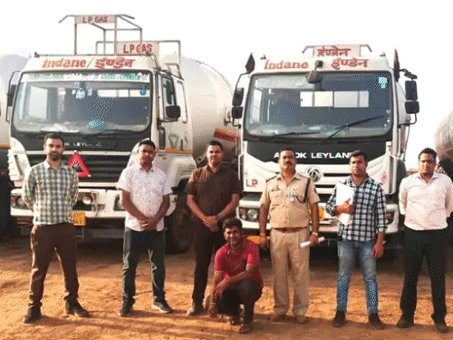जिला खाद्य अधिकारी अजय यादव को LPG घोटाले का मास्टरमाइंड बताया गया है।