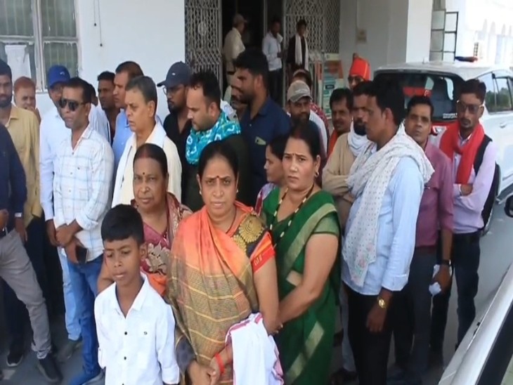 कंप्यूटर ऑपरेटर संघ ने राज्यपाल और मुख्यमंत्री को ज्ञापन सौंपकर माँगा न्याय
