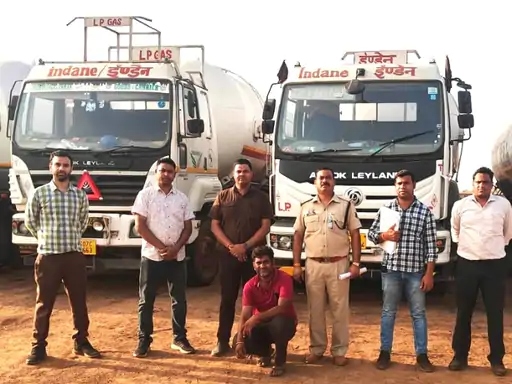 कंपनी के एक स्टाफ को पुलिस ने गिरफ्तार किया है, मालिक फरार है।
