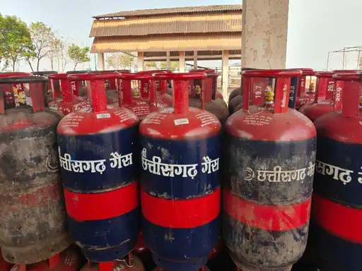 LPG गैस कैप्सूल ट्रकों से करोड़ों रुपए की गैस गायब।