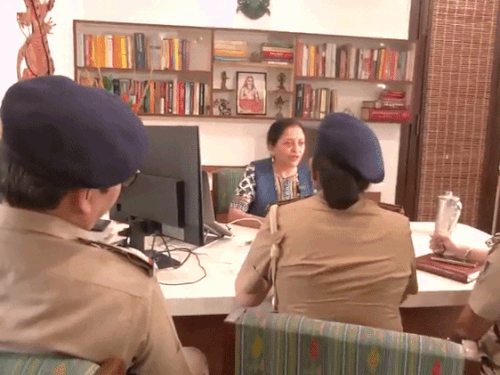 राइटर मधु किश्वर की अग्रिम जमानत याचिका चंडीगढ़ कोर्ट ने खारिज कर दी। - Dainik Bhaskar
