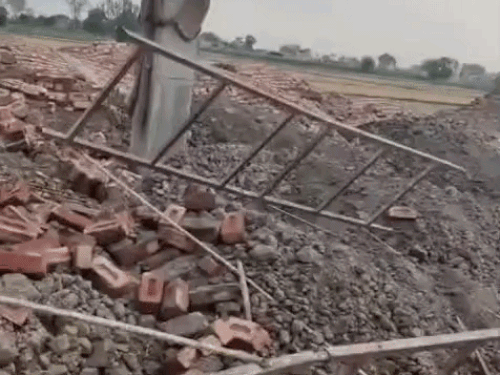 अमृतसर में आंधी-तूफान से निर्माणाधीन घर ढह गया। - Dainik Bhaskar
