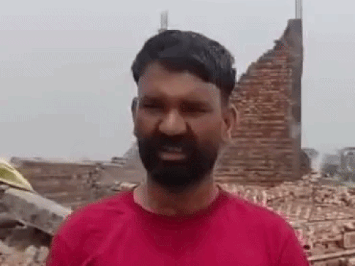 जानकारी देते विनोद कुमार।