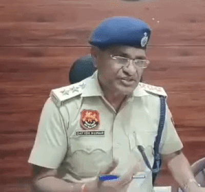 मामले की जानकारी देते हुए डीएसपी हेडक्वार्टर सतीश वत्स।