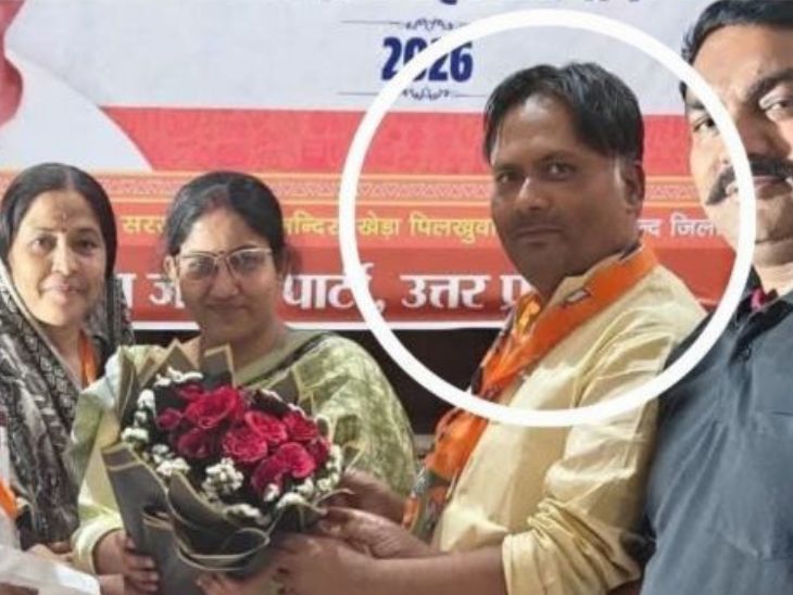सफेद घेरे में आरोपी नवीन तोमर है। वह BJP में जिला मंत्री है। उस पर पहले भी हत्या का आरोप लग चुका है।