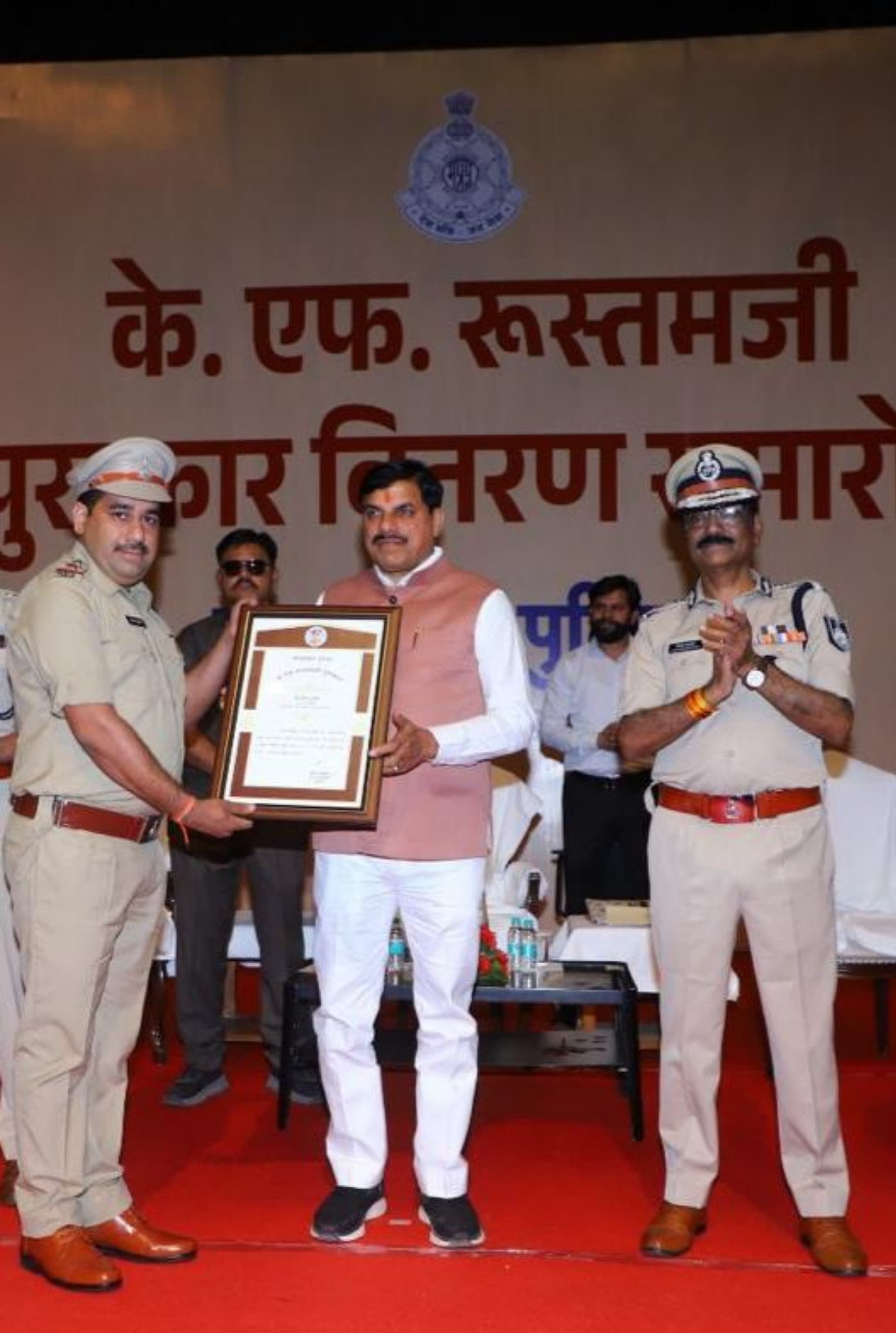 Paul Rustomji Sub-Inspector receives KF Rustomji Award