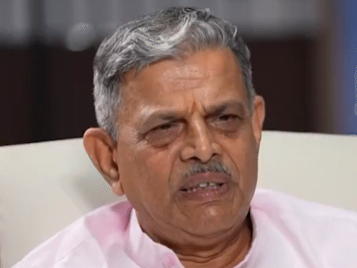 RSS महासचिव दत्तात्रेय होसबाले ने मंगलवार को न्यूज एजेंसी PTI को दिए इंटरव्यू में पाकिस्तान, मुस्लिमों और पश्चिम एशिया युद्ध समेत अन्य मुद्दों पर बात की। - Dainik Bhaskar