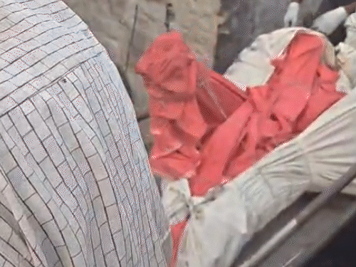 मौके से शवों को बरामद कर पोस्टमॉर्टम के लिए भिजवाया गया।