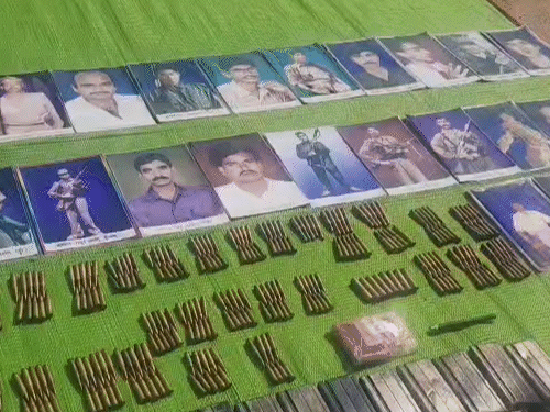 डंप में कुछ पोस्टर भी थे, जो नक्सली लीडर के बताए जा रहे हैं।