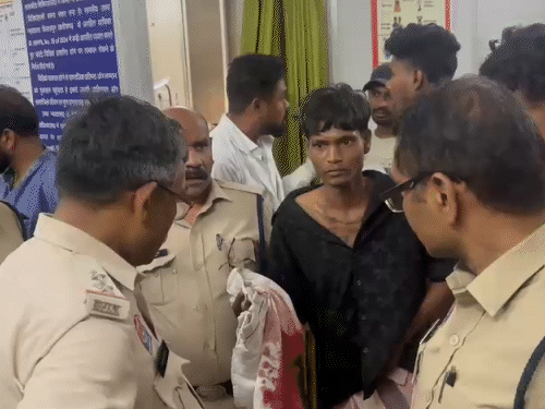 दुर्ग जिले में युवक की चाकू मारकर हत्या कर दी गई।