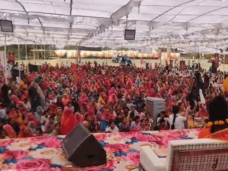 A large number of listeners are reaching the Katha venue daily.