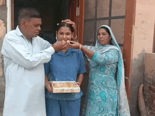 प्रदेश में तीसरा स्थान हासिल करने वाली योगिता उचाना क्षेत्र के काकड़ोद गांव की रहने वाली हैं।
