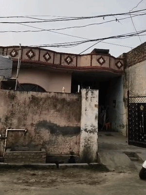 यह हरप्रीत का घर है। एनकाउंटर की खबर पाकर उसके रिश्तेदार जुटे हैं।