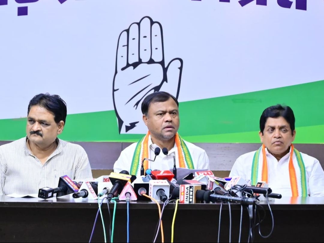 प्रधानमंत्री नरेंद्र मोदी की अपील को लेकर छत्तीसगढ़ कांग्रेस ने केंद्र सरकार पर हमला बोला है।