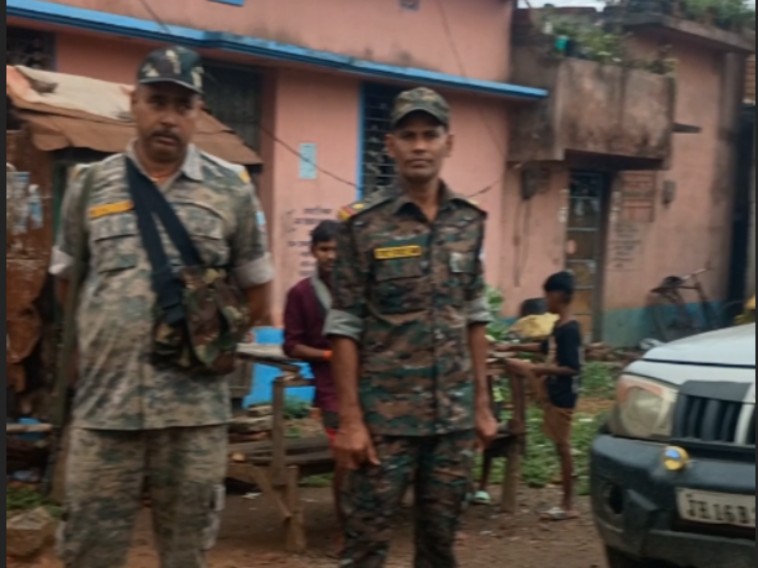 पड़ोसियों के अनुसार, अनूप सरदार लंबे समय से शराब पीने का आदी था। आए दिन परिवार के सदस्यों के साथ मारपीट करता था।