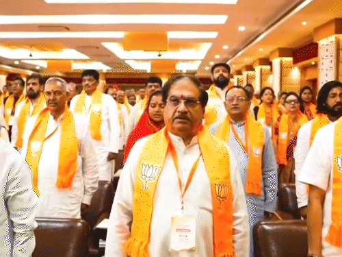 भाजपा कार्यसमिति की बैठक में राजनीतिक प्रस्ताव पेश हुआ।