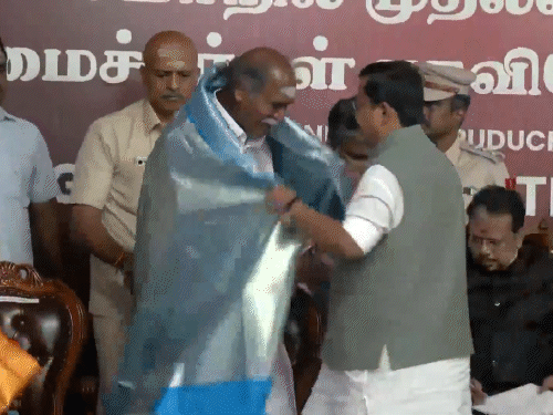 एन. रंगासामी का पूरा नाम नटेसन कृष्णासामी रंगासामी है।