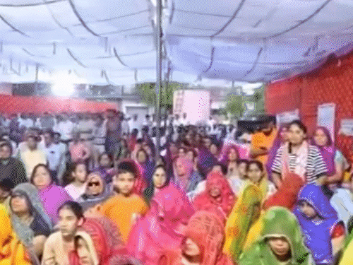 Ministers have also been given a target of holding 10 village development meetings (chaupals). Deputy CM Diya Kumari has also participated in village chaupals at several places.