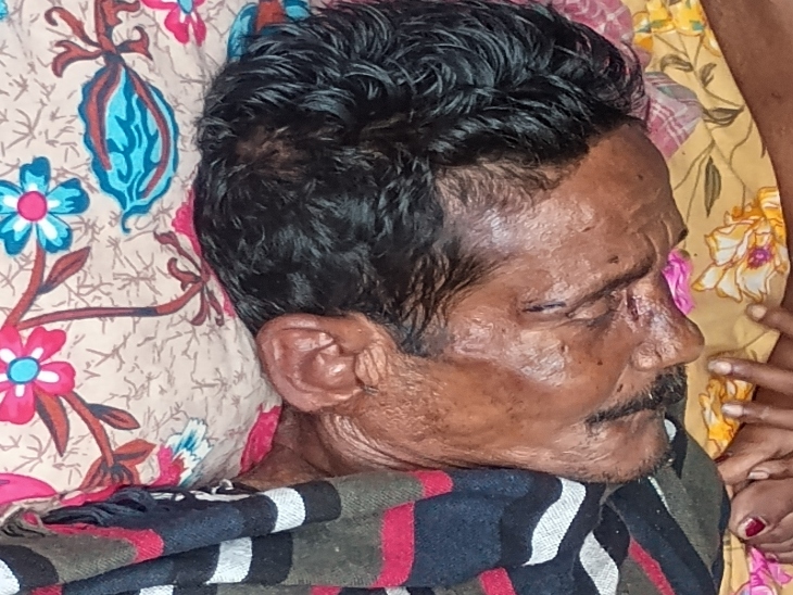 नगर थाना के एएसआई अश्लोक पांडेय ने बताया कि सूचना मिलते ही पुलिस मौके पर पहुंची और आरोपी को गिरफ्तार कर लिया गया।