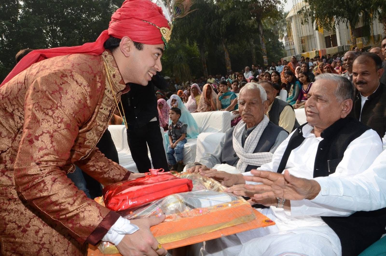 प्रतीक और अपर्णा की शादी सैफई में हुई थी। फाइल फोटो