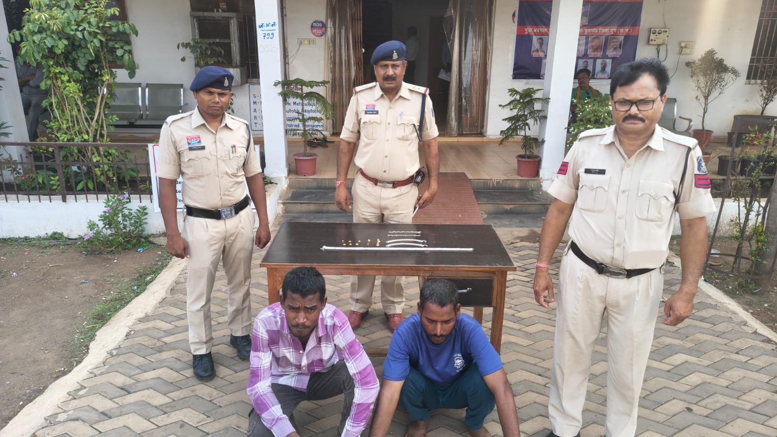 पुलिस ने दोनों ही आरोपियों को किया गिरफ्तार।