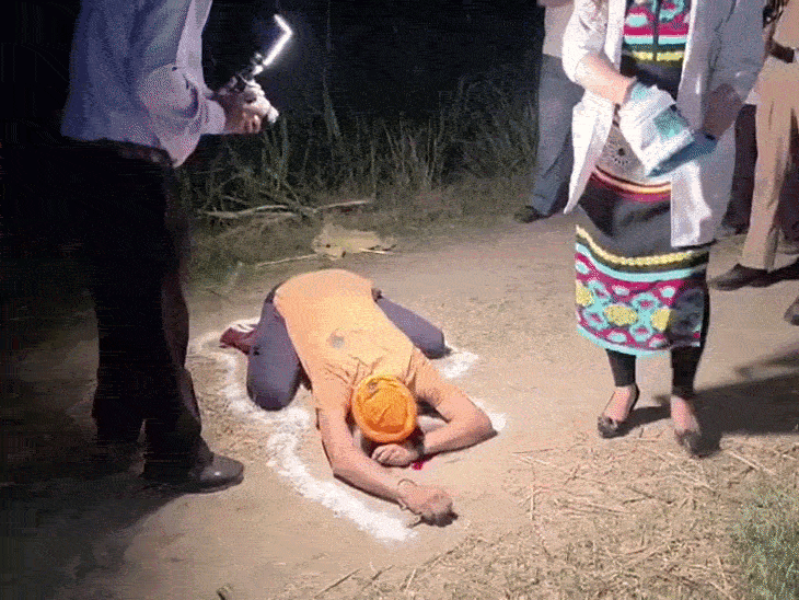 गांव के नजदीक पड़ी अजायब सिंह की लाश।