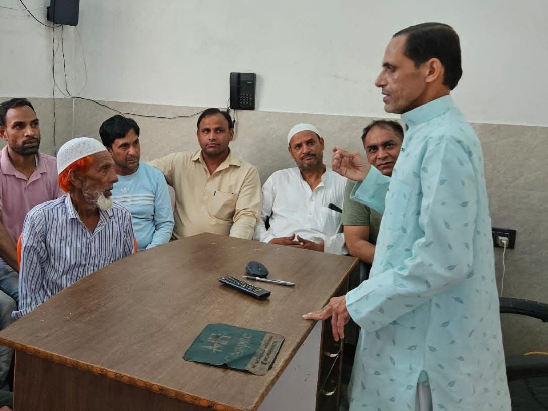 नीट पेपर लीक मामले में सपा कार्यकर्ताओं ने की बैठक:  संभल में सरकार से सख्त कार्रवाई और छात्रों को न्याय की मांग – Sambhal News