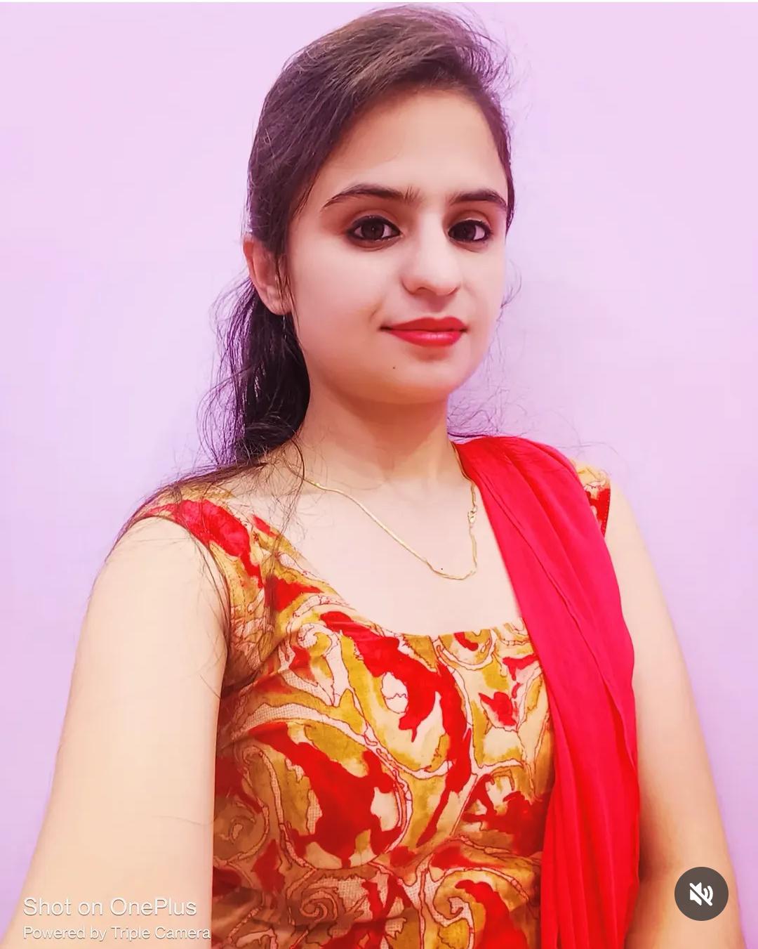 33 वर्षीय जागृति बारी मूल रूप से देहरादून की रहने वाली थी और कंपनी में ₹12 लाख के वार्षिक पैकेज पर काम कर रही थी।