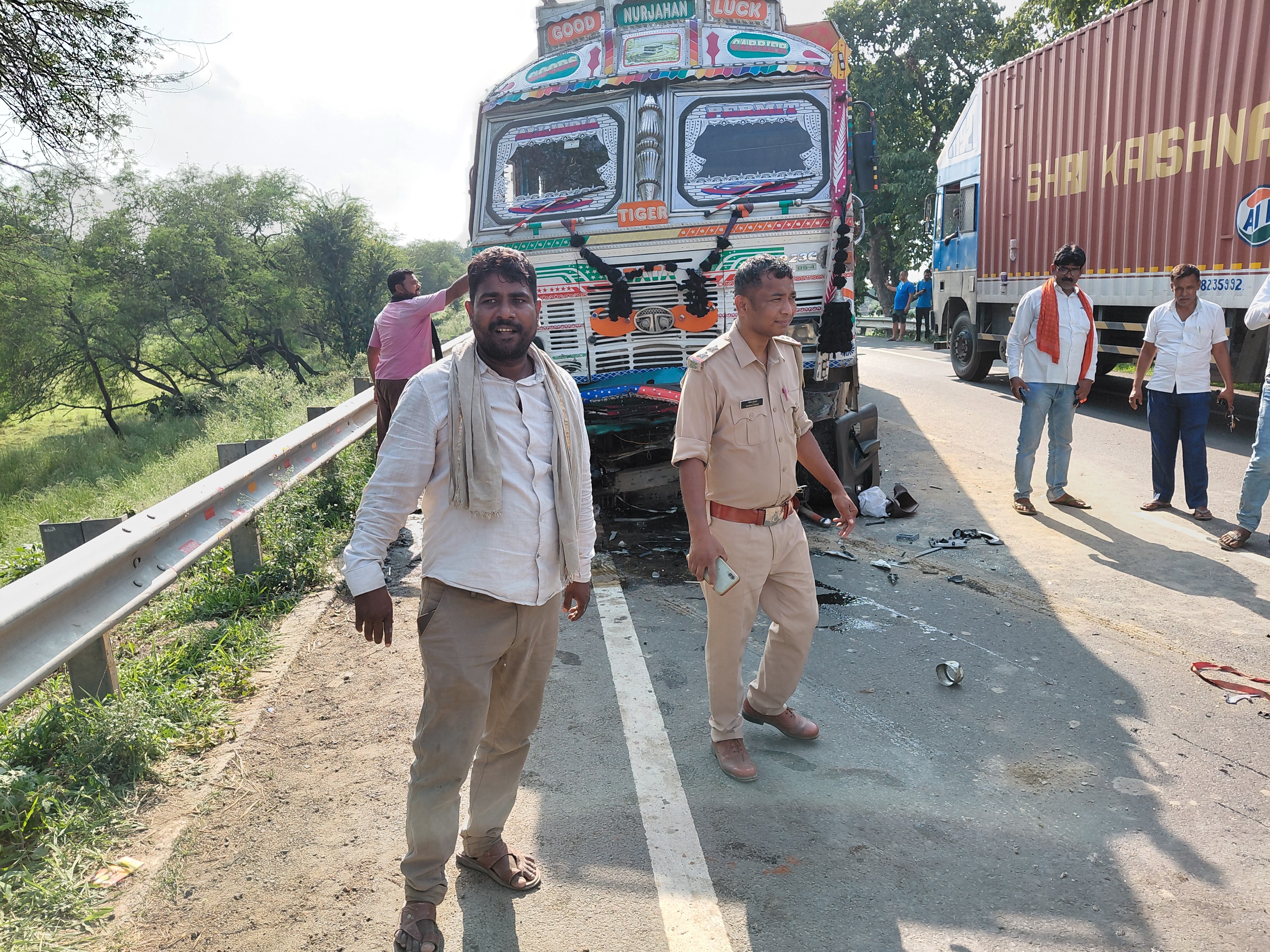 Khagaria Accident: 3 Killed in Car-Truck Collision | Injured Treated