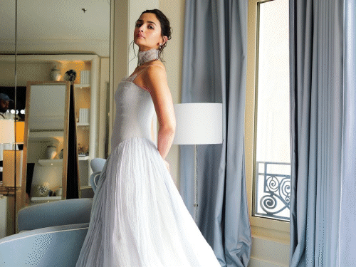 Alia wore a custom-made ice blue gown by American fashion designer Daniel Frankel.