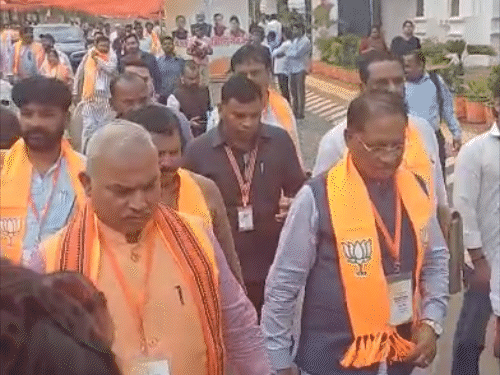 संगठन महामंत्री शिवप्रकाश ने कार्यकर्ताओं से साफ कहा- विजय के उत्साह में डूब मत जाइए, मेहनत करिए।